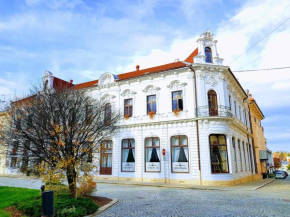  Hotel Praha  Шенов У Новего Йичина 